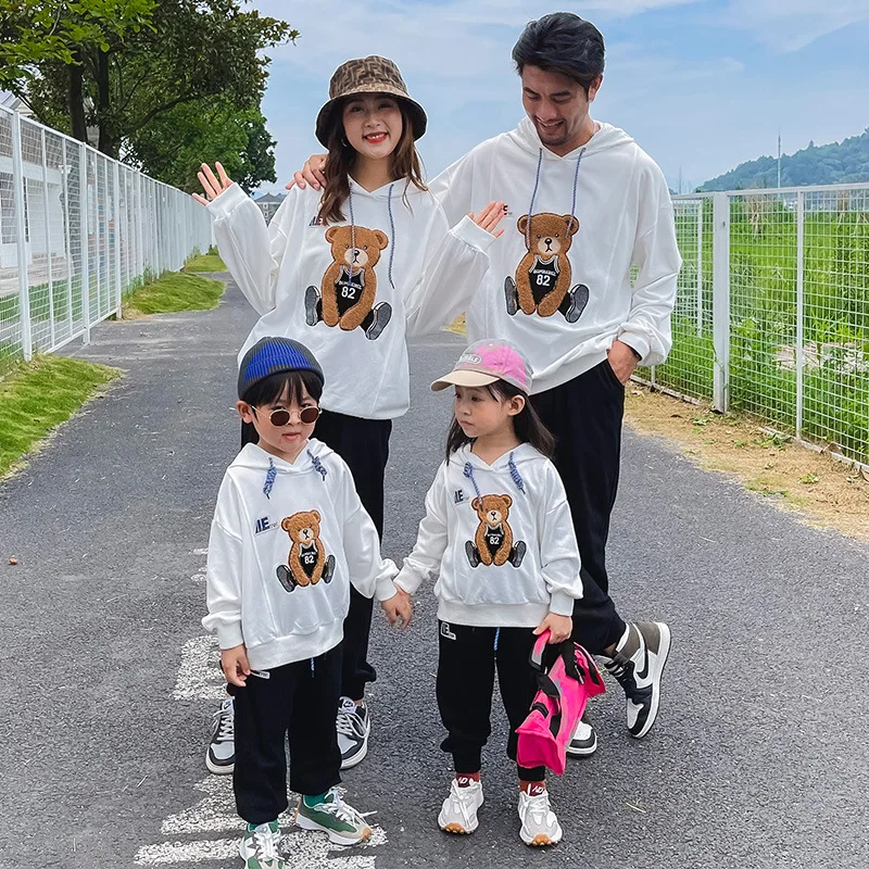 

Children's Clothes 2022 Autumn New Korean Version Of The White Hooded Cartoon Boy Autumn Suit