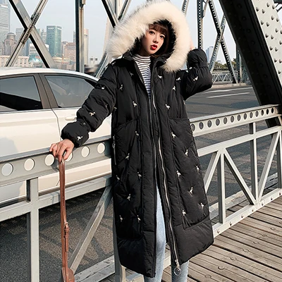 Зимнее длинное пуховое пальто с вышивкой и меховым капюшоном для женщин, плотная Женская куртка размера плюс на молнии, женская верхняя одежда в стиле Харадзюку - Цвет: Black