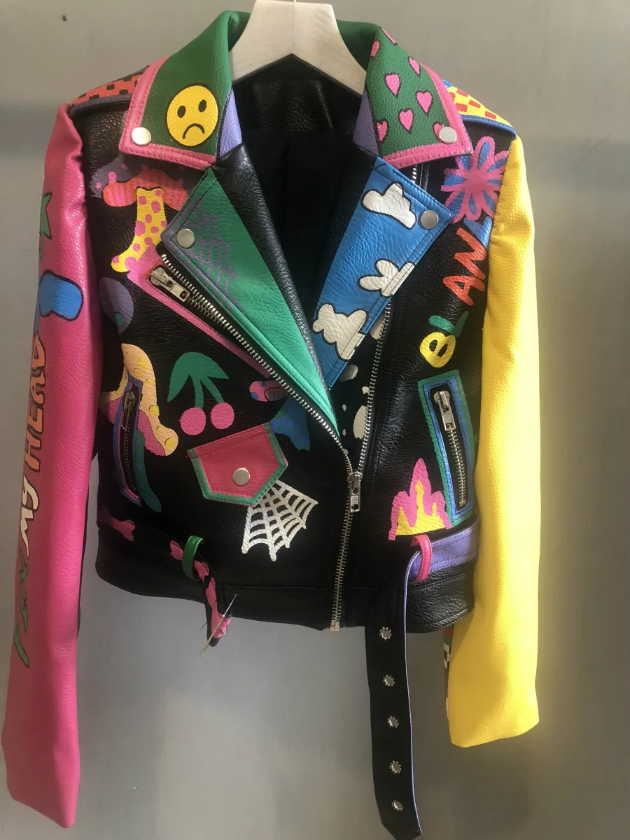 

2020 Spring Autumn Fashion Lady High Quality Stylish Clothing PU Leather Graffiti Motor Biker Jacket for Women Short Bomber Coat