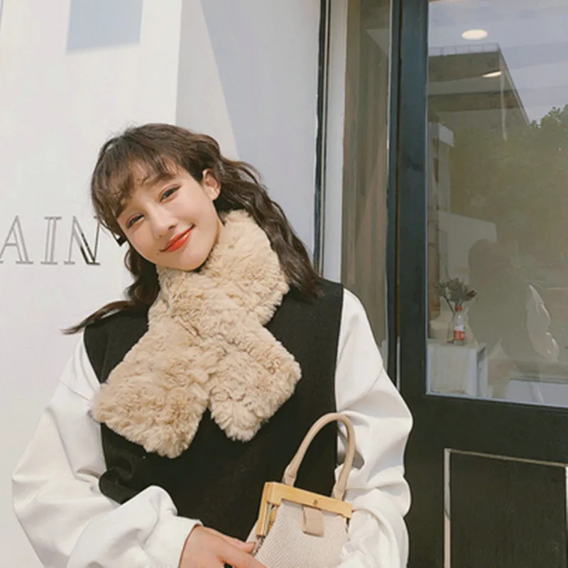 

High level sense east gate of South Korea new winter imitation Sete rabbit hair cross scarf Plush Bib thickened warm woman