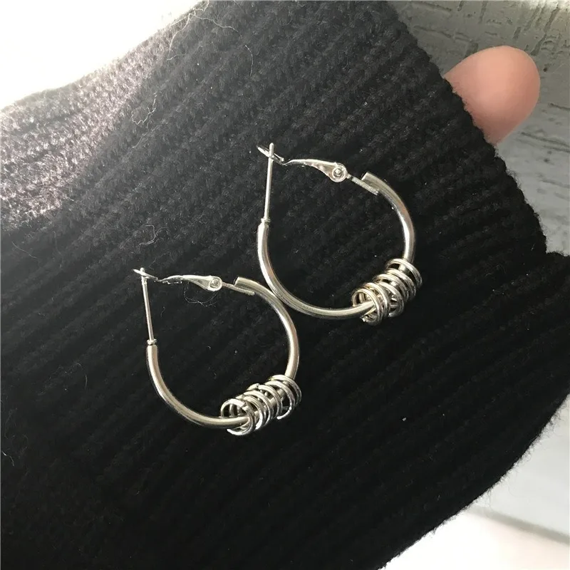 Женские серьги-кольца Puck Harajuku металлические маленькие с подвеской в винтажном