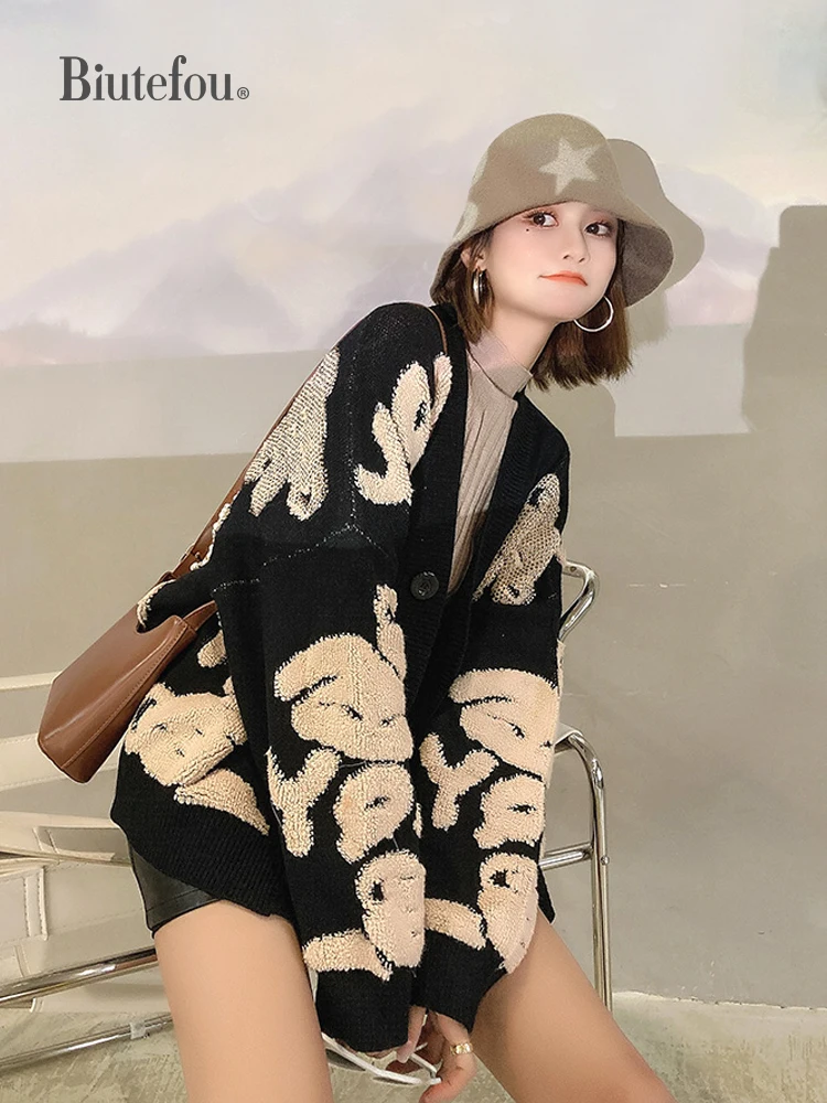 

2020 New Arrival Autumn and Winter Women Loose Bear Beading Thick Knitted Jackets