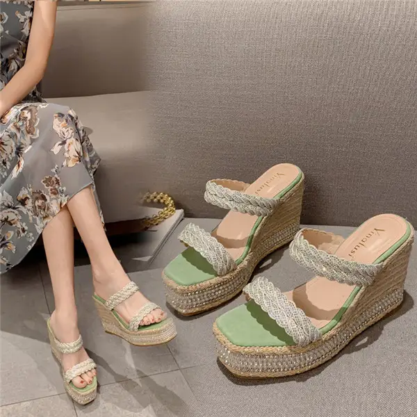 summer clogs