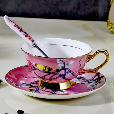 

Кофейная чашка в стиле ретро из костяного фарфора роскошный дворец маленький черный чай Молочный картонный набор подарок для домашних напитков бесплатная доставка