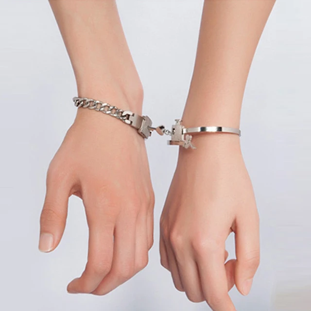 Heart Lock and Key Stainless Steel Bracelet Pendant Set for Lovers Men and  Women at Rs 230 | Mumbai | ID: 25386694430