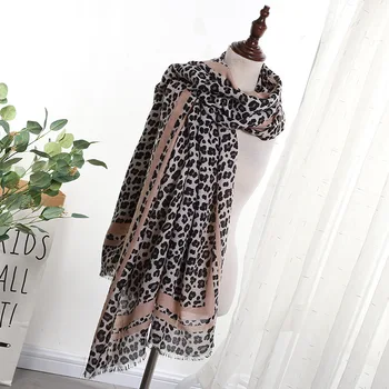

Spring and Summer New Korean Edition of the East Gate Leopard Scarf Female Long Fashion Printed Scarf Female Scarf