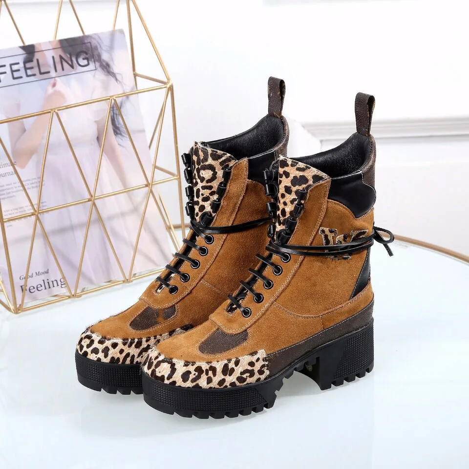 

English lady's ankle boots with muffin bottom lace-up work boots