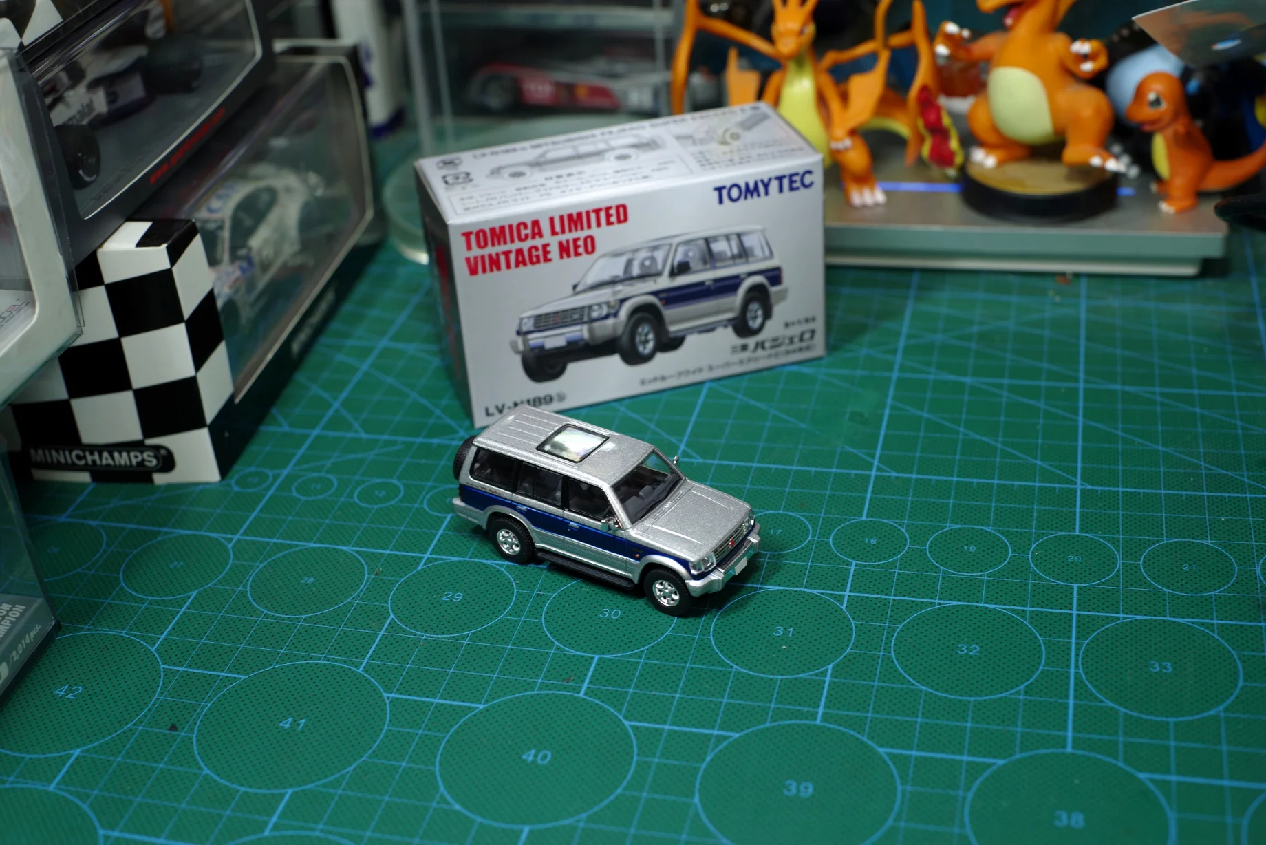 Коллекционная модель автомобиля Tomica tomytec 1/64 TLV PAJERO SUPER EXCEED Z с оригинальной