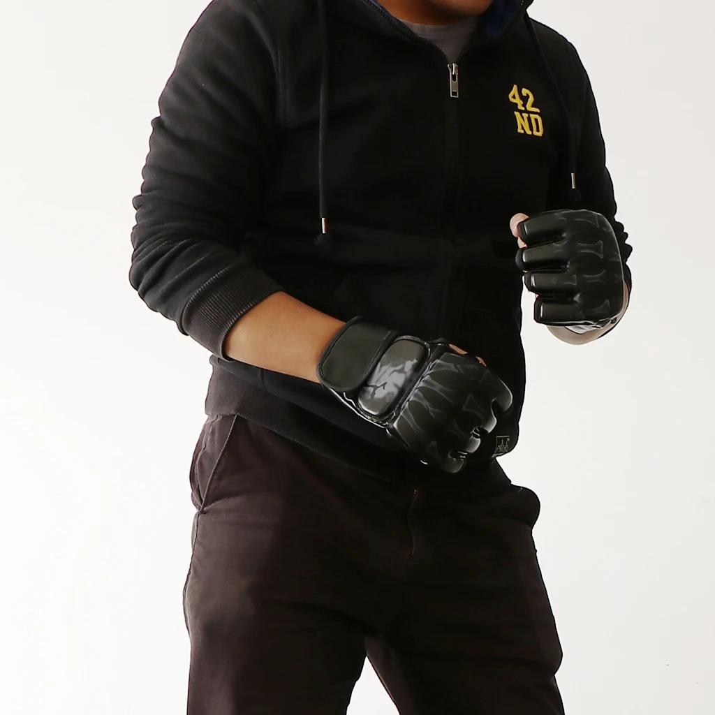 Women Men Pu Leather Half Finger Boxing Gloves Glove For MMA  Sparring Fight Punching Mitts Kickboxing Glove Mitts