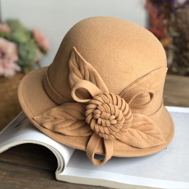 2022 New Winter Women Solid Wool Felt Cloche Hats Fedoras  display picture 3