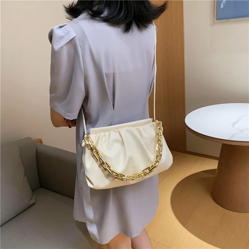 Толстая цепочка облако сумка маленькая женская 2020 новые гнущиеся клецки кросс