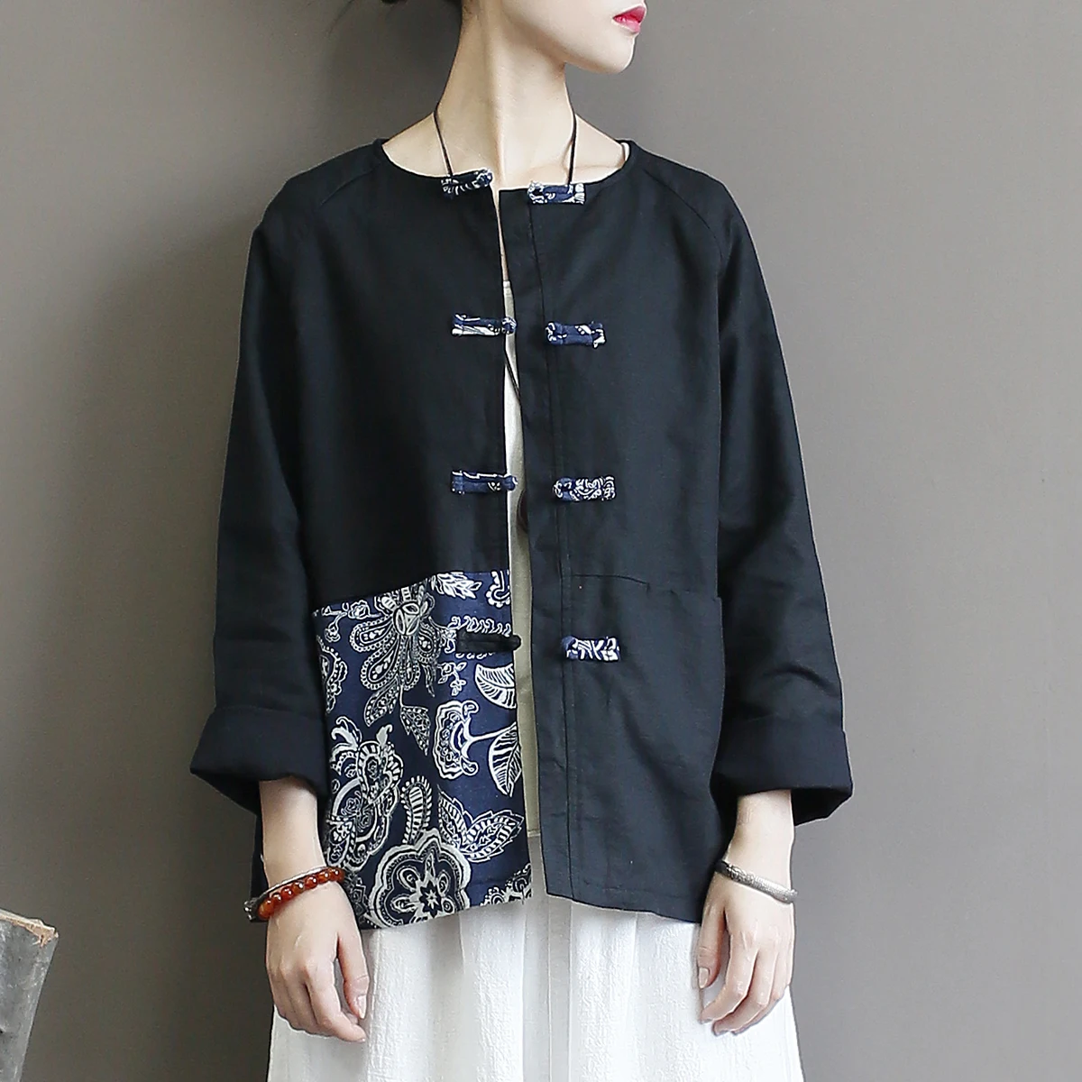 

Autumn Women's Cotton Linen Coat Women's Vintage Stitching Coat Round Neck Literary Loose Short Jacket