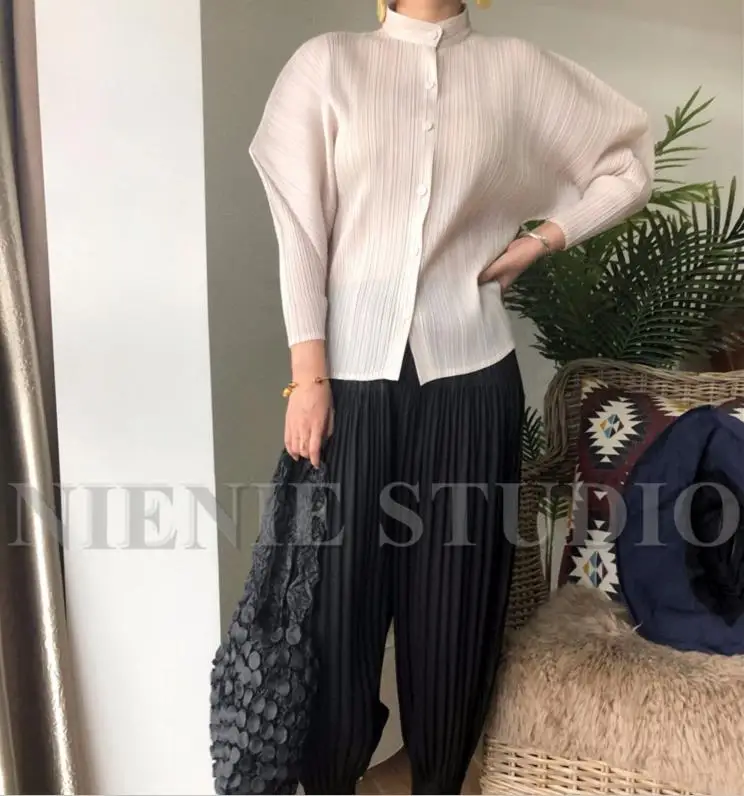 

Miyake folds puff sleeves exaggerated retro style three-dimensional long-sleeved shirt free shipping