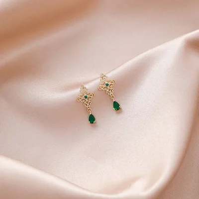 AOMU Korean Vintage Green Crystal Zircon Leaf Pearl Round Charm Hollow Metal Lace Flower Square Stud Earrings For Women Party - Окраска металла: C