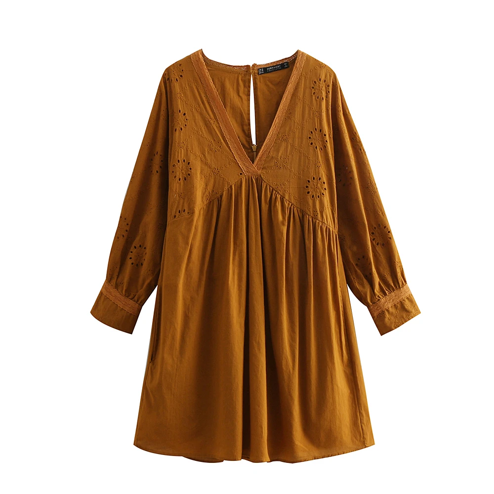 

Autumn 2019 New French Retro V-collar Loose Hollow Embroidered Dressed Pants
