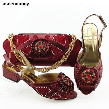 

Low Heel Nigerian Women Wedding Shoe and Bag Set Decorated with Rhinestone Elegant Pumps African Ladies Shoes and Bags Elegant