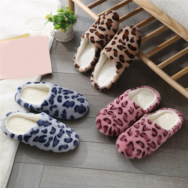 Buen valor Zapatillas de casa de fondo suave de leopardo para mujer, zapatos cálidos de interior, zapatillas antideslizantes para dormitorio y casa p3KkyyM1M