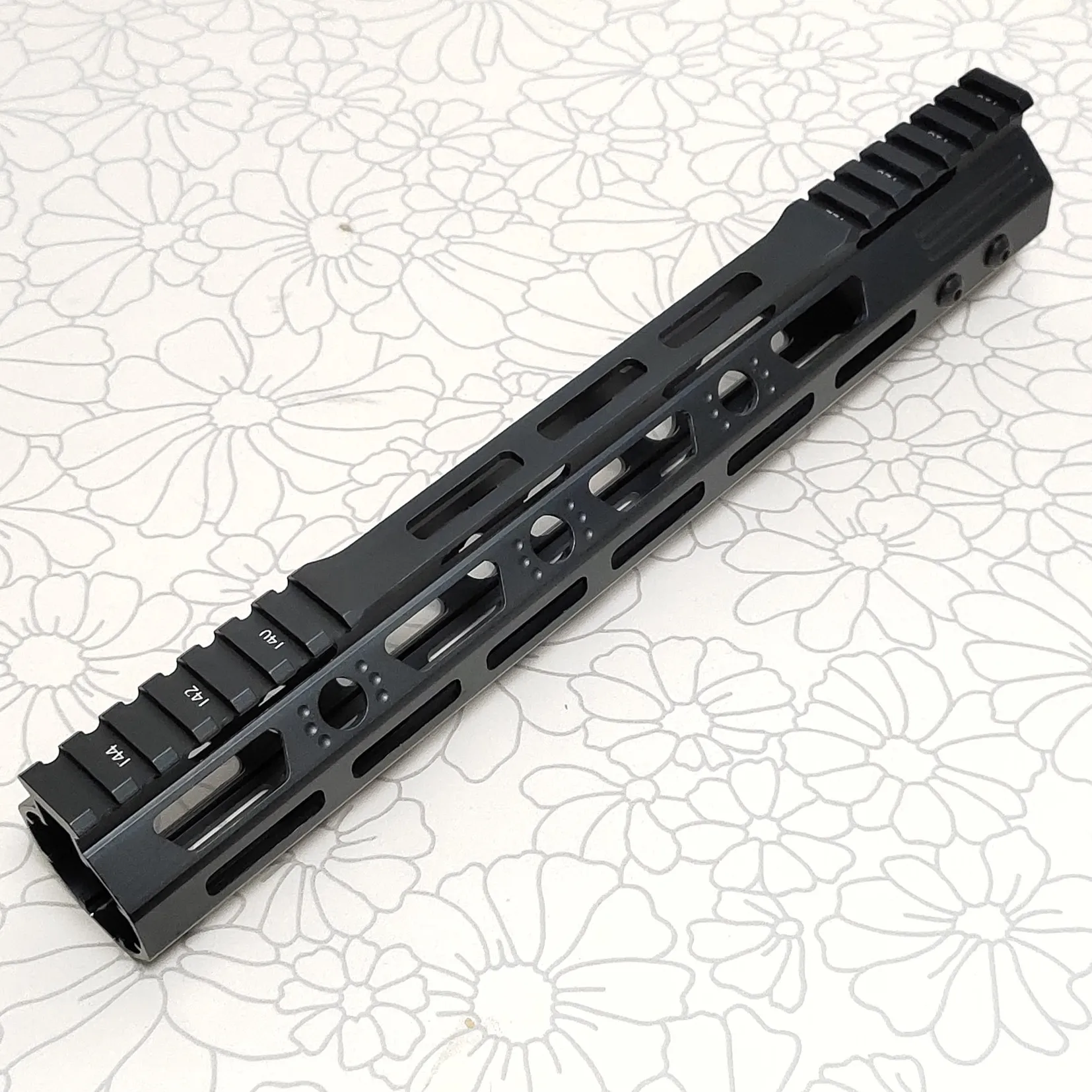 12 дюймов M4 M16 AR15 поплавок mlok Quad Rail Handguard Пикатинни со стальной бочкой гайка