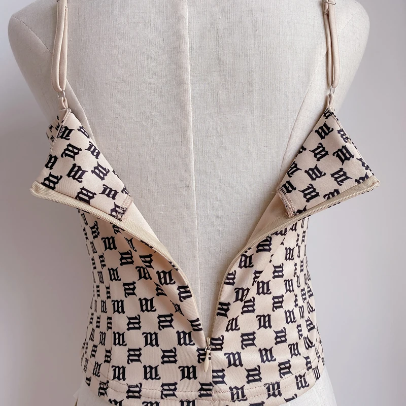 H56e85314d41348238ec4906657d65924D