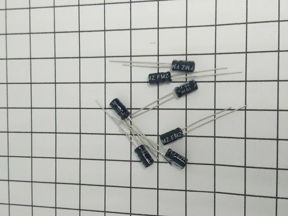 Pengiriman бесплатно 10 шт 10 мкФ 25 V frekuensi tinggi радиальный электролитический капазор, 4*7 мм IC