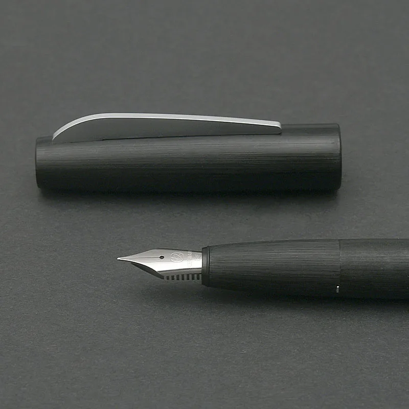 

KACO EDGE Black Luxury Fountain Pen with 2pcs Ink Cartridges Ink Pen Schmidt EF/F/M Nib with Gift Box for Office school