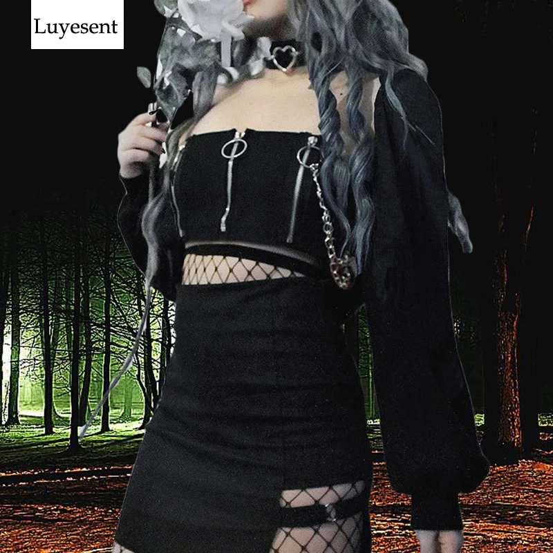 

Black White Dark Punk Women Short Blouse 2020 Lady Chains Square Collar Puff Sleeve Zipper Sexy Gothic Blusa Summer Goth Hot Top