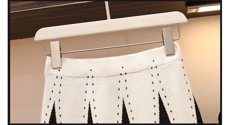 Большие размеры Knitted Женский трикотажный комплект из 2 предметов новая осенне-зимняя Женская водолазка; свитер+ юбка трапециевидной формы с кисточками