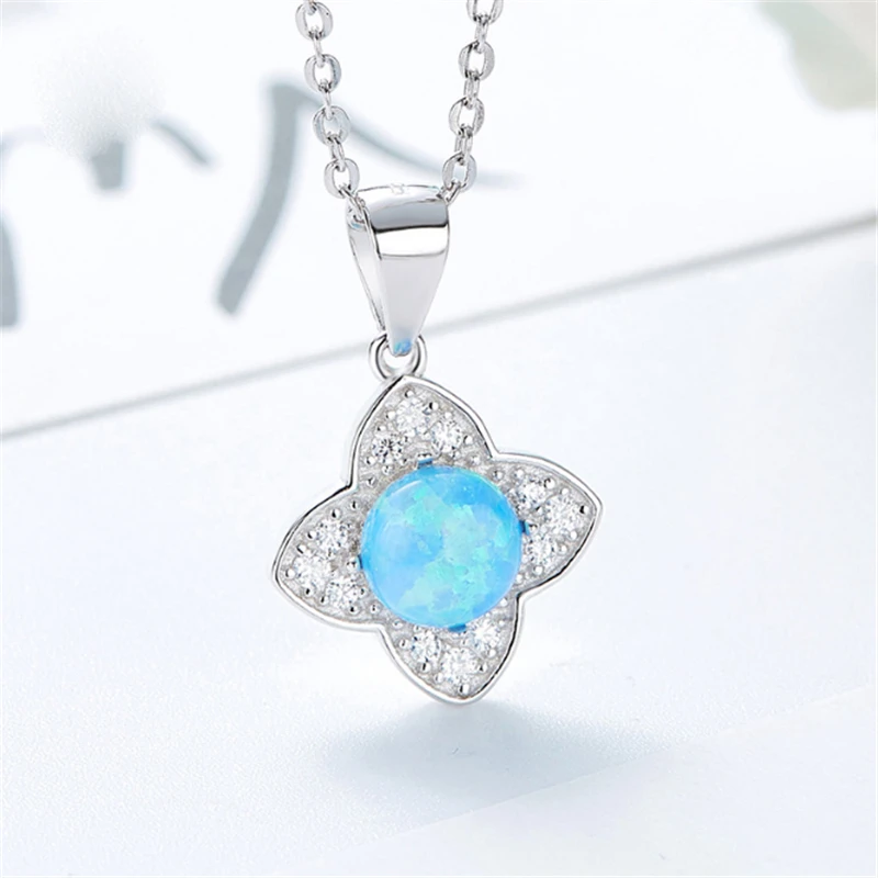 

New Opal Pendant Temperament Female Models Wild Four-leaf Petal Silver-plated Pendant