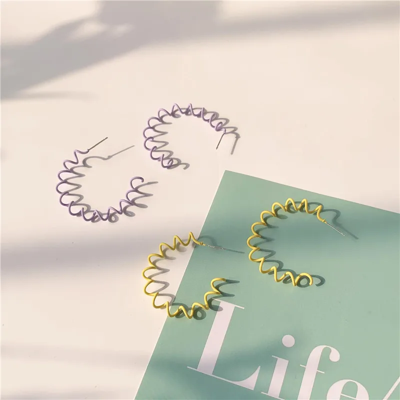 

South Korea Female Personality Interest Line Modelling Earring Contracted Small Pure And Fresh And Candy Color Earrings