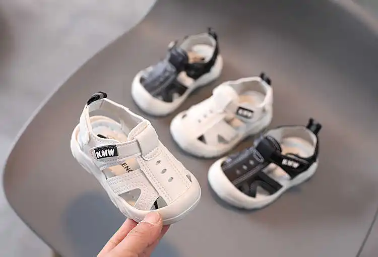 Summer male baby sandals 0 Baotou soft-soled toddler shoes 1 to 3 years old children's little girls sandals extra wide children's shoes