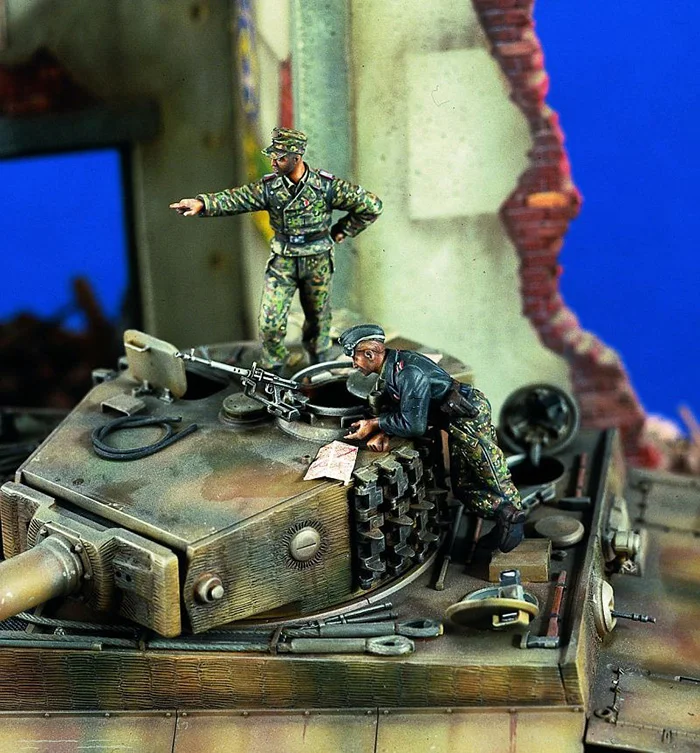 

1/35 Resin Model Building Kit Figure tank crew 2 figures