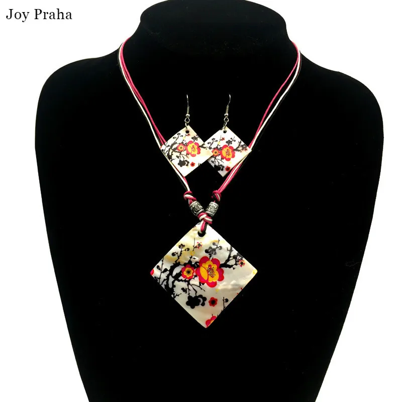 

Geometric shell painted pendant / Ethnic style plum blossom pattern set