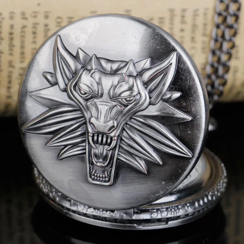 

Moon Werewolf Classic Design Grey Wolf Quartz Pocket Watch Pendant Theme Long Chain Women's and Men's Best Holiday Gift