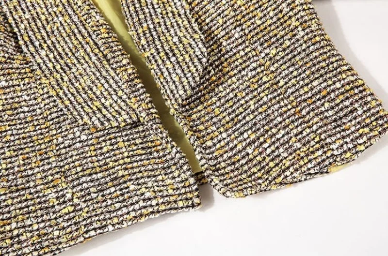 conew_4562307625_818474941_conew1