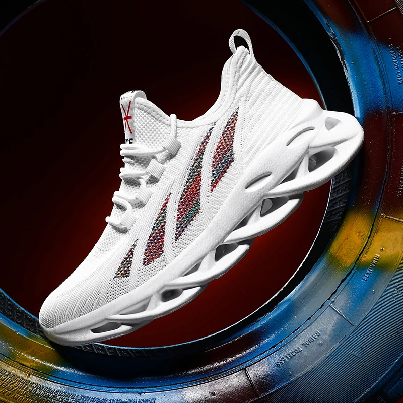 

Lightweight Men Sneakers Breathable Mesh Sports Running Shoes White New Outdoor Large Size Thick Soles Platform Men Shoes 39-46