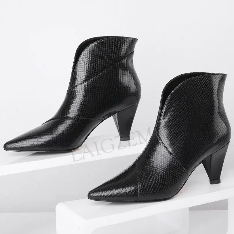 LGZ831 Black LAIGZEM/женские ботильоны в стиле знаменитостей с металлическими вставками; женские ботильоны с v-образным вырезом на Кубинском каблуке; кожаная обувь; botas mujer; размеры 34-39; серебристый цвет - Цвет: LGZ831 Black