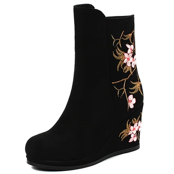 

2019 autumn and winter new women's high heel boots wedge suede zipper embroidery flowers short plush women's boots