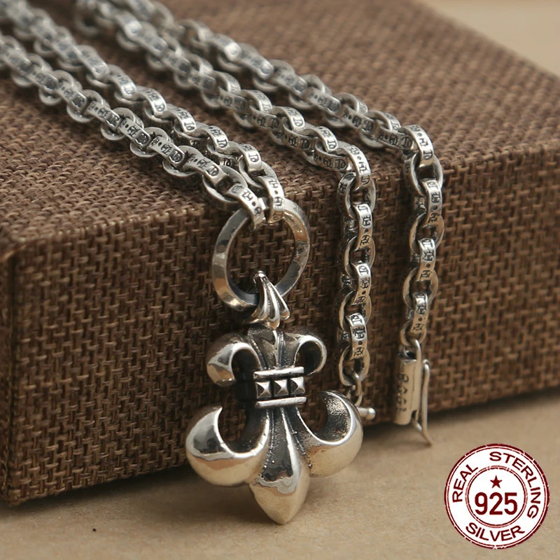 

Sterling Silver Necklace Personality simple wild style mosaic of the Crusader flower pendant Classic couple style sweater chain