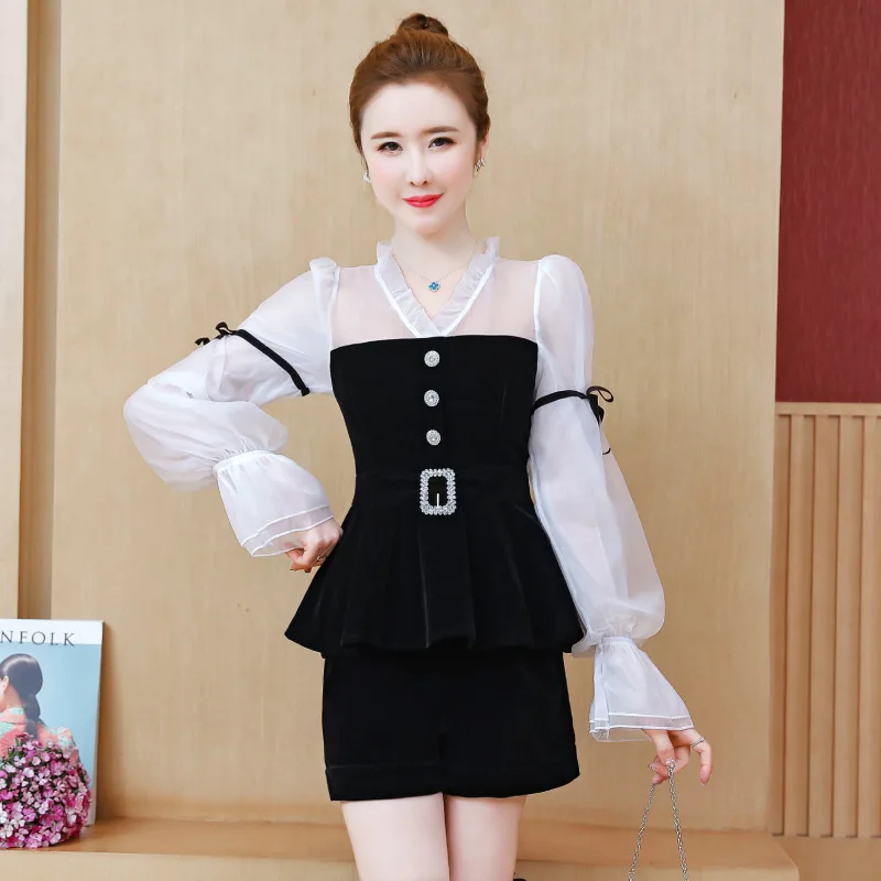

Spring 2020 new sexy mesh splicing Top + high waist thin Shorts Set for women