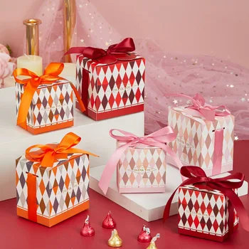 

2020 New Wedding Favor Party Gift Boxes Creativity Lattice Paper Boxes for Packaging Candy Gift Bags Event Party Supplies