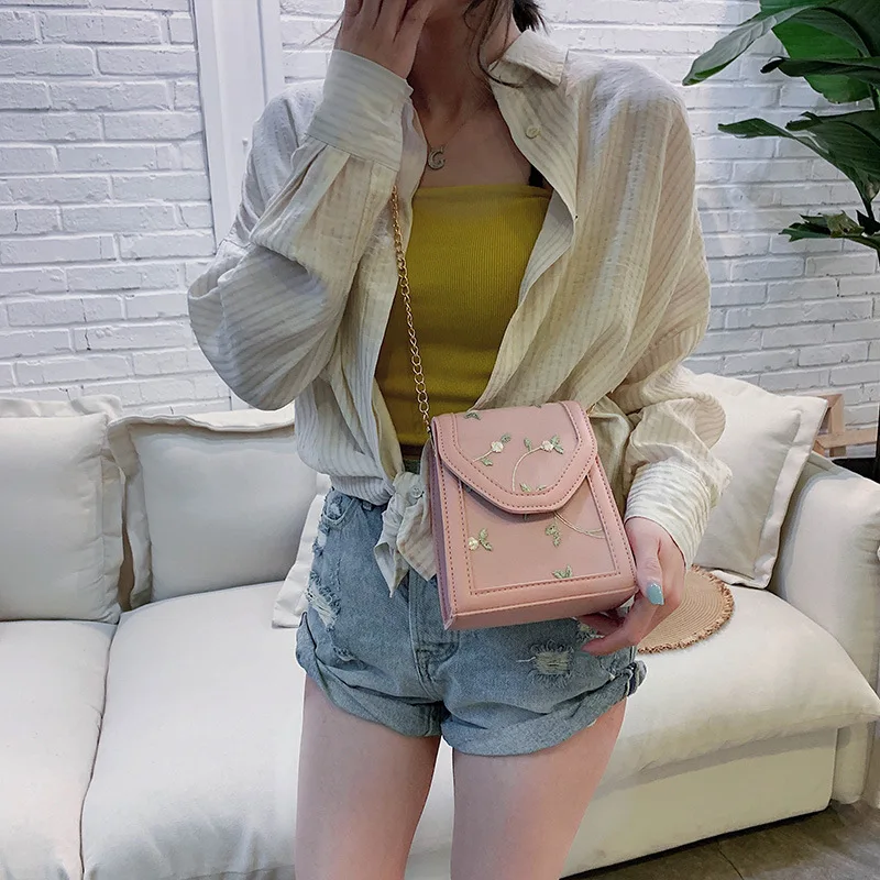 

Ins mobile phone bag new style summer embroidery hundred sets of fashionable small and fresh girl chain oblique Bag
