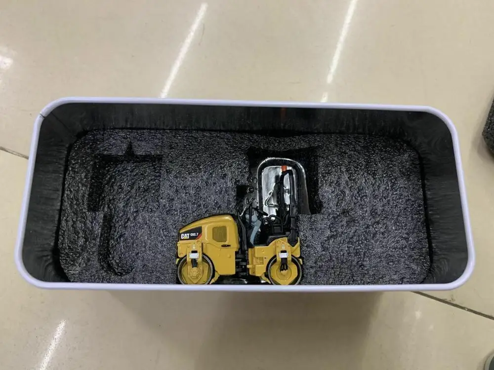 1:50 Масштаб высокой детализации гусеницы CAT CB2.7 утилита уплотнитель бренд Diecast Masters DM85593