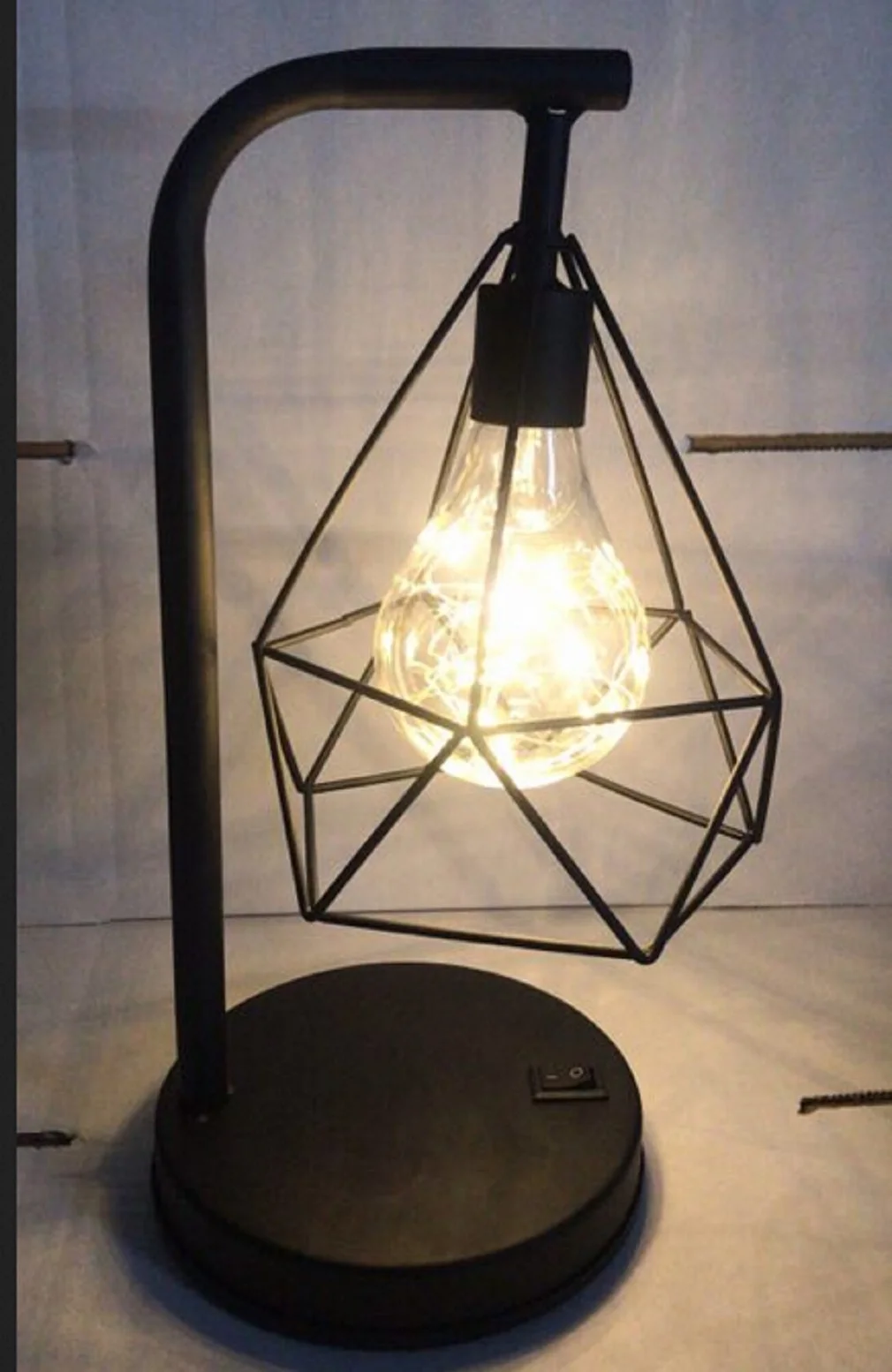 C LED Table Lamps Retro Black Geometric Wire Industrial LED Light Bulb Table Lamps Bed Side Battery Table Lamp - Цвет: C