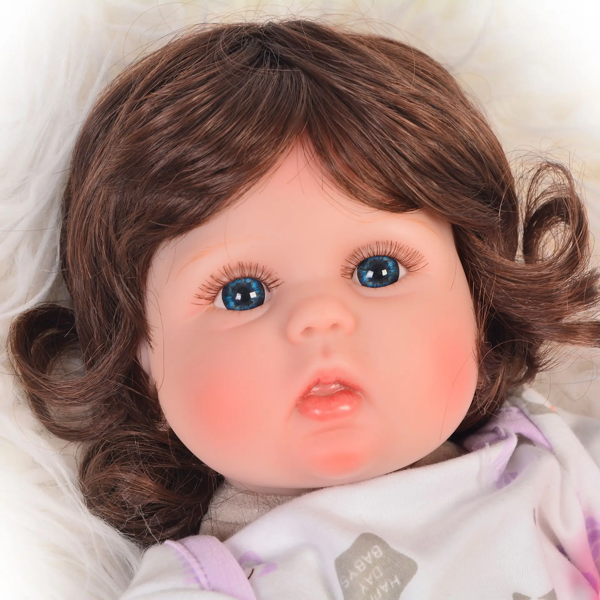  Keiumi Reborn Baby Doll17-Inch Reborn Baby Doll Cloth Body Curly Hair Model Infant Can Be Mixed Bat