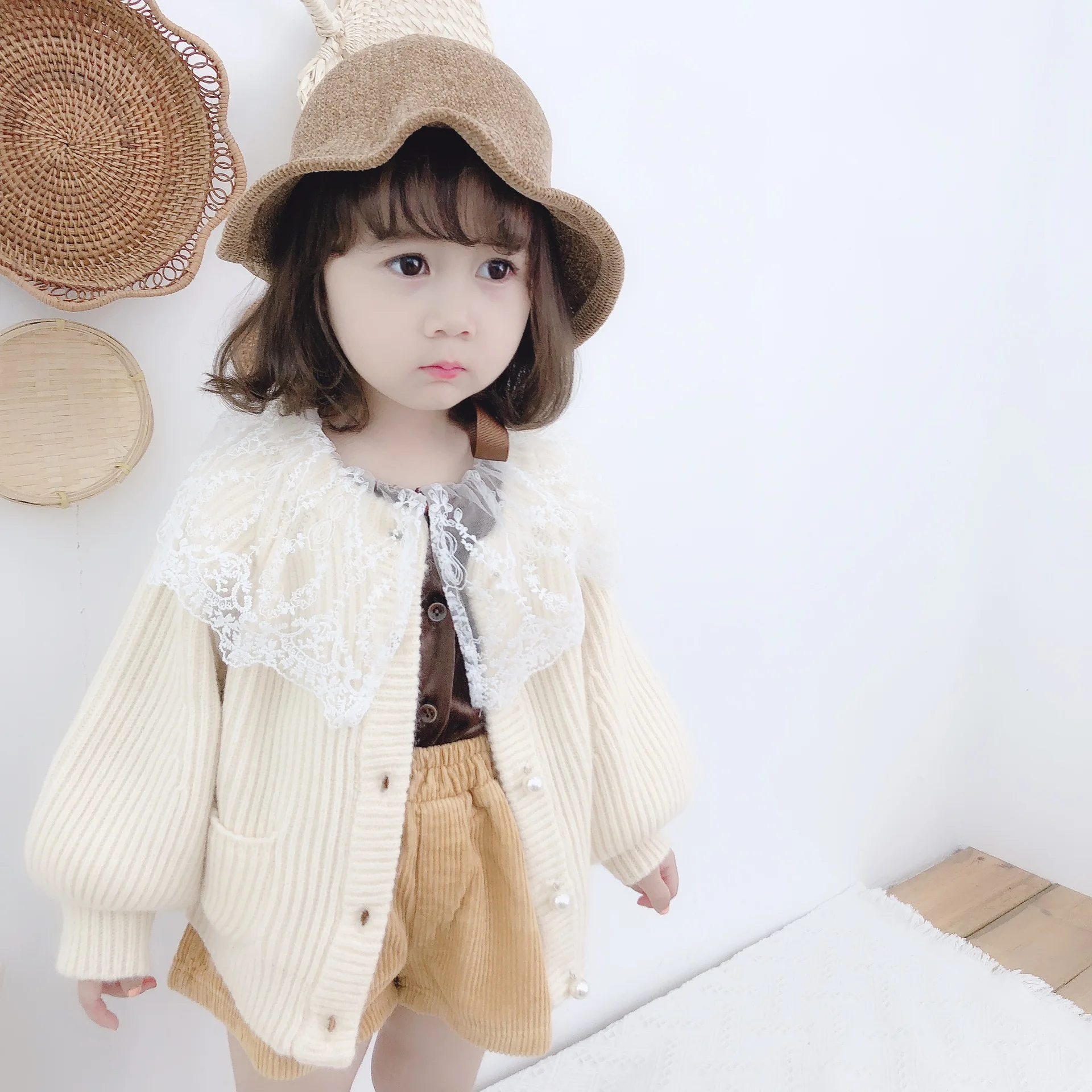 Детский зимний свитер, Детский свитер, вязаный свитер с пышными рукавами, однотонная застежка-клипса с жемчугом, кардиган, свитер для девочек