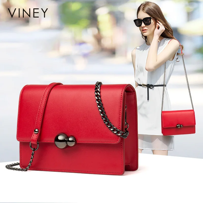 

2020 Chao Genuine Leather Female Single Shoulder Oblique Satchel Leisure Joker Chain Small Fang Bag