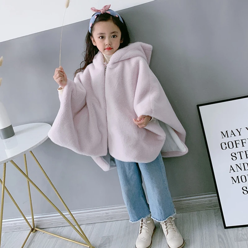 

2023 New Design Fur Cape White Cloak Faux Fox Imitation Mink Coat Outerwear Thickening Shawl High Quality
