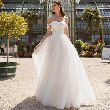 

Fantastic Lace Appliques Off Shoulder Wedding Dress Tulle Lace Up Corset Soft White Bridal Gowns Spring Garden 2021 New Arrival