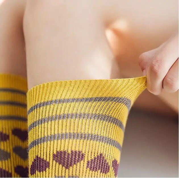 2 Pairs Pack Trendy Hearts Printed School Girl Mid-calf Cotton Socks