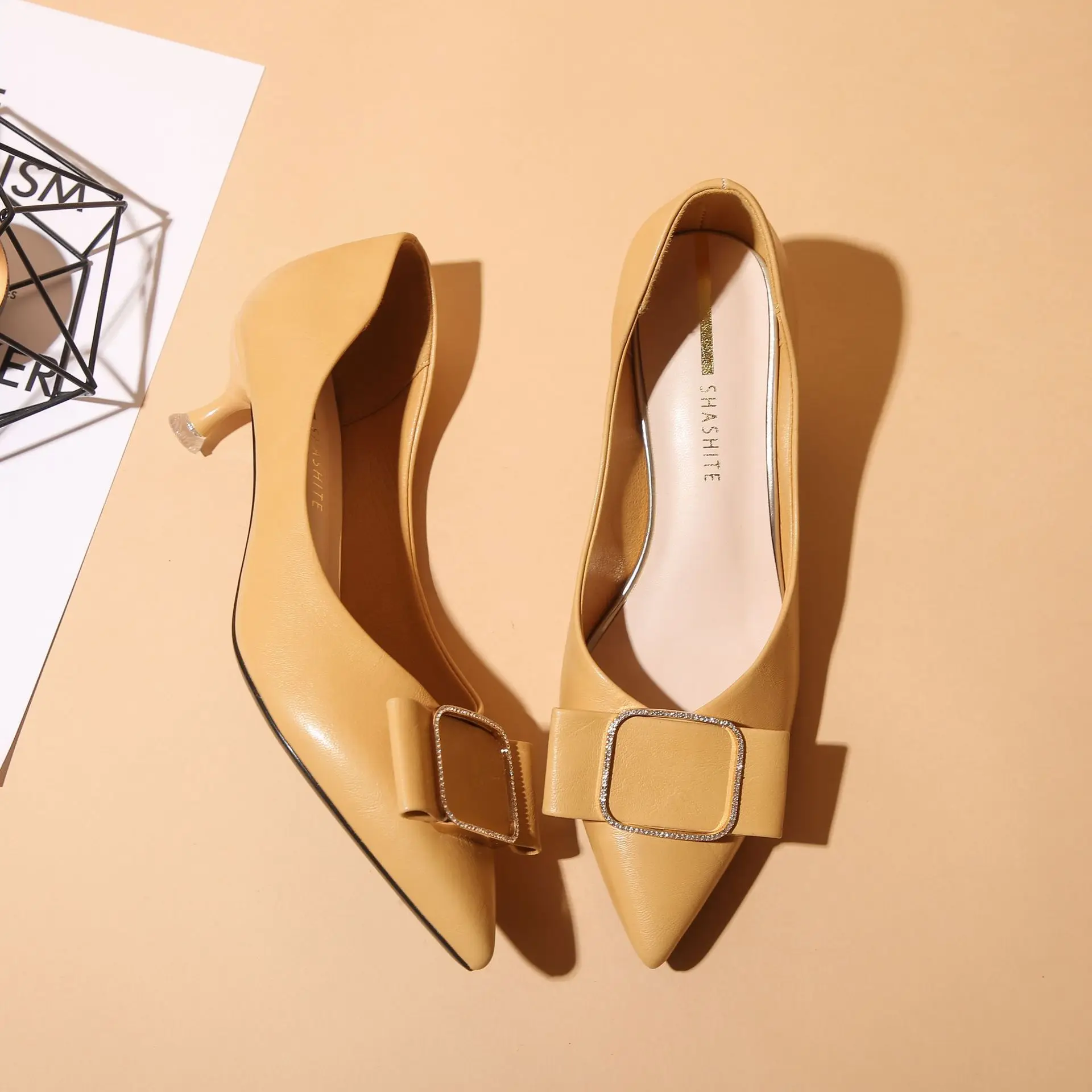 

2019 New Style Online Celebrity Bow Man-made Diamond Pointed-Toe Hallow Single Shoes High Heel Shoes Man-made Diamond Low-Cut Fa